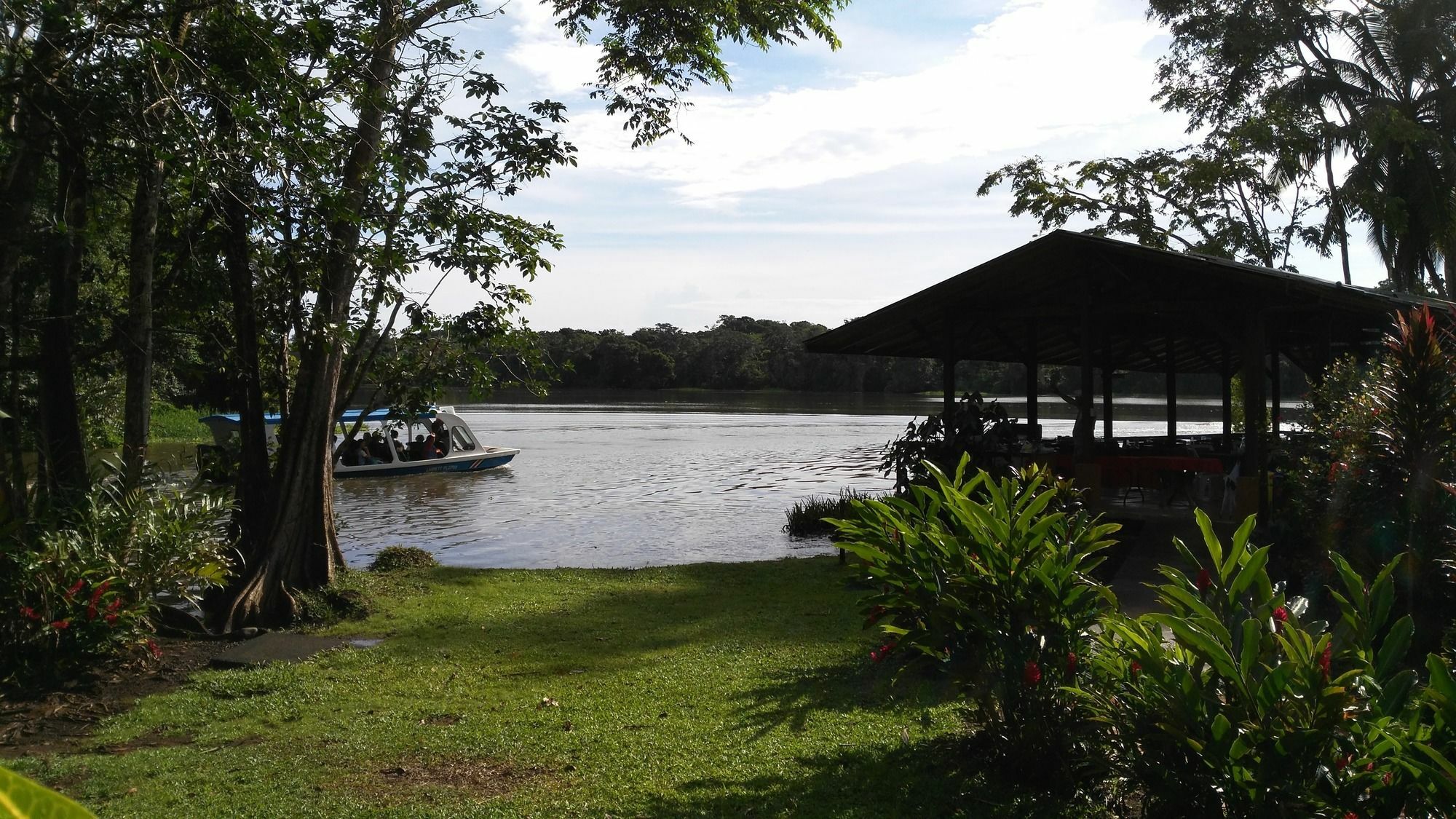Lirio Lodge Barra de Pacuare Ngoại thất bức ảnh
